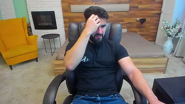 Snapshot of MicahLane chatting on November 16, 2025, 5:46 am MicahLane online show from November 16, 2025, 5:46 am