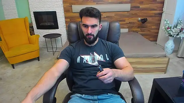 Snapshot of MicahLane chatting on November 17, 2025, 5:35 am MicahLane online show from November 17, 2025, 5:35 am