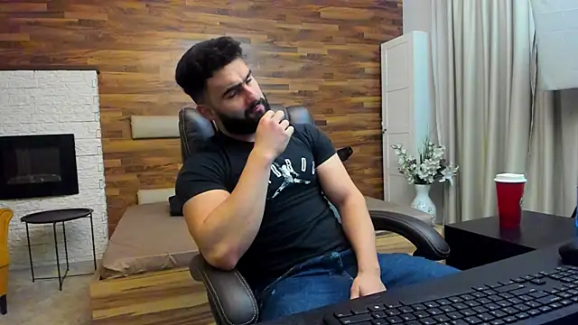 Snapshot of MicahLane chatting on November 25, 2025, 4:56 am MicahLane online show from November 25, 2025, 4:56 am