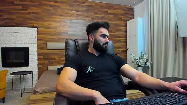 Snapshot of MicahLane chatting on November 28, 2025, 6:05 am MicahLane online show from November 28, 2025, 6:05 am