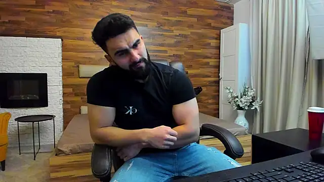 Snapshot of MicahLane chatting on November 29, 2025, 5:43 am MicahLane online show from November 29, 2025, 5:43 am