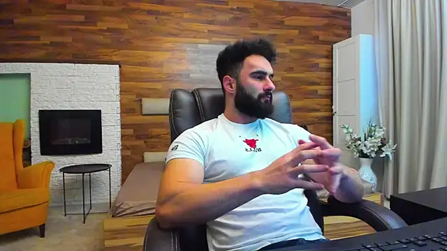 Snapshot of MicahLane chatting on December 3, 2025, 5:48 am MicahLane online show from December 3, 2025, 5:48 am