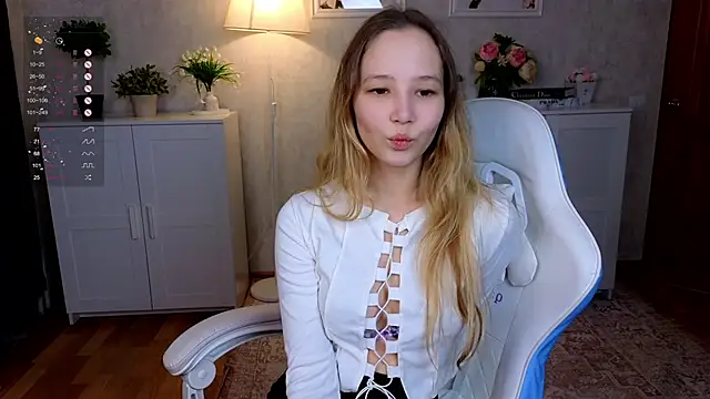 Snapshot of insaneinsomnia chatting on November 12, 2025, 9:10 am insaneinsomnia online show from November 12, 2025, 9:10 am