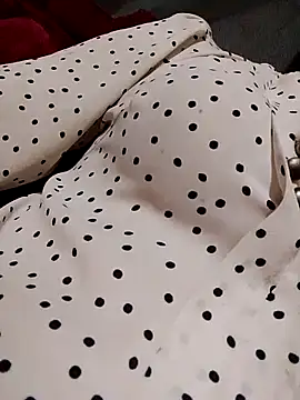 TRIEUTRIEU20 online show from October 29, 2025, 2:41 pm