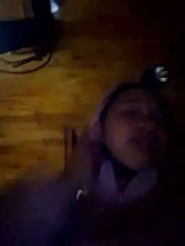 TRIEUTRIEU20 online show from November 20, 2025, 12:49 pm