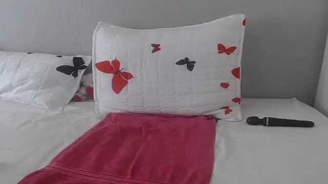 Snapshot of CocoCaramel-X chatting on December 15, 2025, 7:56 am CocoCaramel-X online show from December 15, 2025, 7:56 am