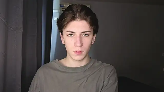 Snapshot of Oliver_star_boy_ chatting on October 26, 2025, 8:31 am Oliver star boy  online show from October 26, 2025, 8:31 am