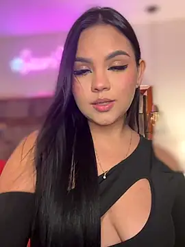 amber white15 online show from November 9, 2025, 2:43 am