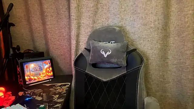 Snapshot of Softixq chatting on October 30, 2025, 1:56 pm Softixq online show from October 30, 2025, 1:56 pm