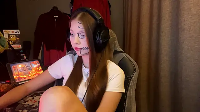 Snapshot of Softixq chatting on October 31, 2025, 1:23 pm Softixq online show from October 31, 2025, 1:23 pm