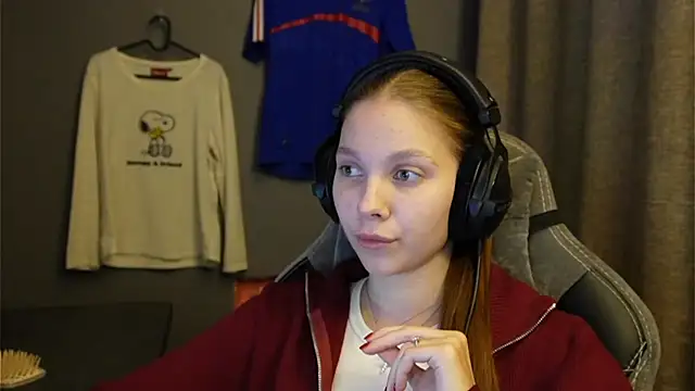 Snapshot of Softixq chatting on November 15, 2025, 3:52 pm Softixq online show from November 15, 2025, 3:52 pm