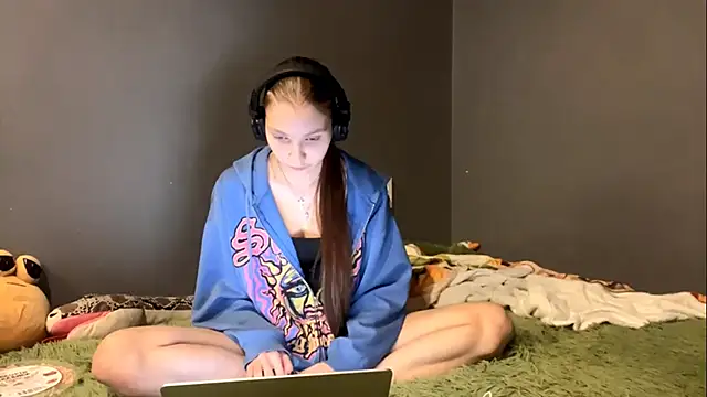 Snapshot of Softixq chatting on November 24, 2025, 4:07 pm Softixq online show from November 24, 2025, 4:07 pm