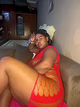 SweetCandy84 online show from November 16, 2025, 9:42 pm