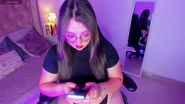 Myla mayfield online show from November 10, 2025, 11:53 am