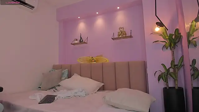 sienna mg online show from December 14, 2025, 12:21 pm