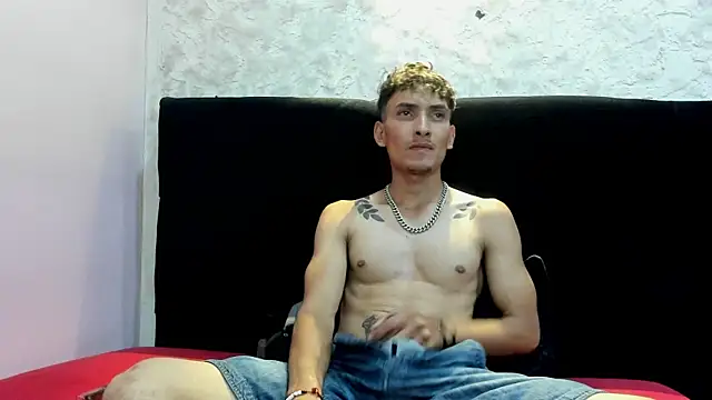 Snapshot of SavageLover_ chatting on November 8, 2025, 3:39 am SavageLover online show from November 8, 2025, 3:39 am