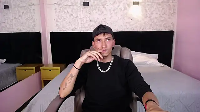 Snapshot of SavageLover_ chatting on November 25, 2025, 3:39 am SavageLover online show from November 25, 2025, 3:39 am