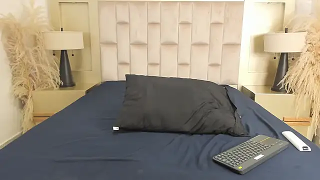 Snapshot of MaroxCute chatting on November 24, 2025, 7:02 pm MaroxCute online show from November 24, 2025, 7:02 pm