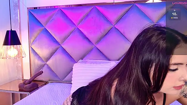  giggy 2 online show from November 30, 2025, 11:47 am