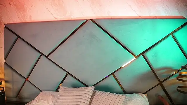  giggy 2 online show from December 3, 2025, 11:41 am