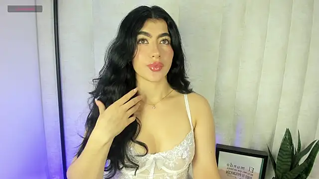 Snapshot of Emii_rous chatting on November 10, 2025, 9:03 pm Emii rous online show from November 10, 2025, 9:03 pm