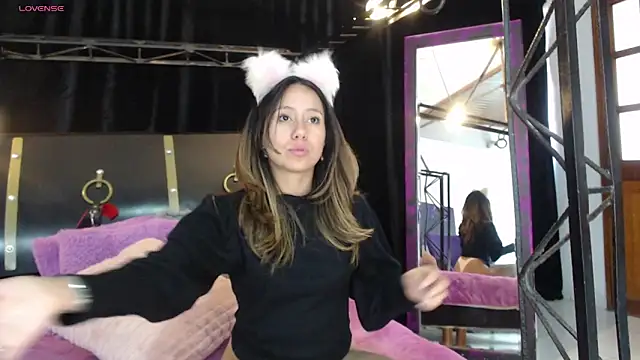 Snapshot of LunaaMorena chatting on November 29, 2025, 1:36 pm LunaaMorena online show from November 29, 2025, 1:36 pm