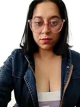 Caroline-17 online show from November 1, 2025, 12:40 pm