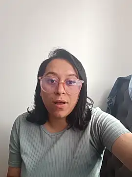 Caroline-17 online show from November 23, 2025, 7:02 pm