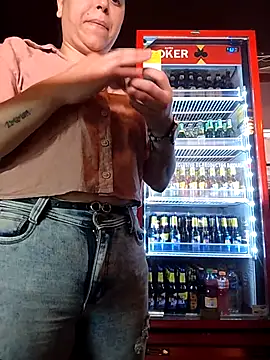 Caroline-17 online show from December 18, 2025, 6:25 pm