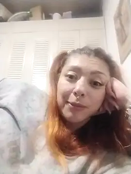 Snapshot of EmilyyRed chatting on November 29, 2025, 4:26 am EmilyyRed online show from November 29, 2025, 4:26 am