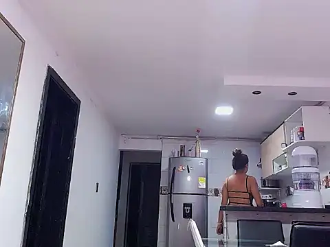 Caroline Jons online show from November 8, 2025, 11:10 am