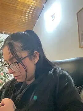 Snapshot of Kloe_Novoa chatting on October 29, 2025, 2:08 pm Kloe Novoa online show from October 29, 2025, 2:08 pm