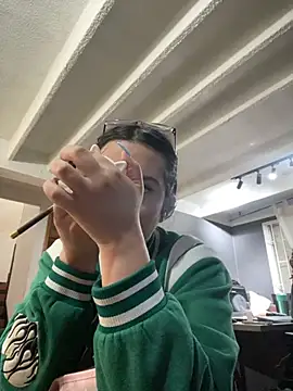 Snapshot of Kloe_Novoa chatting on November 18, 2025, 2:21 pm Kloe Novoa online show from November 18, 2025, 2:21 pm