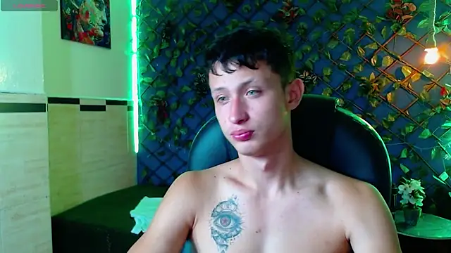 Garuo 18 online show from December 19, 2025, 2:07 am