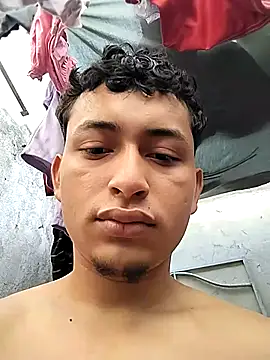 Snapshot of fer_luna chatting on October 28, 2025, 8:22 pm fer luna online show from October 28, 2025, 8:22 pm