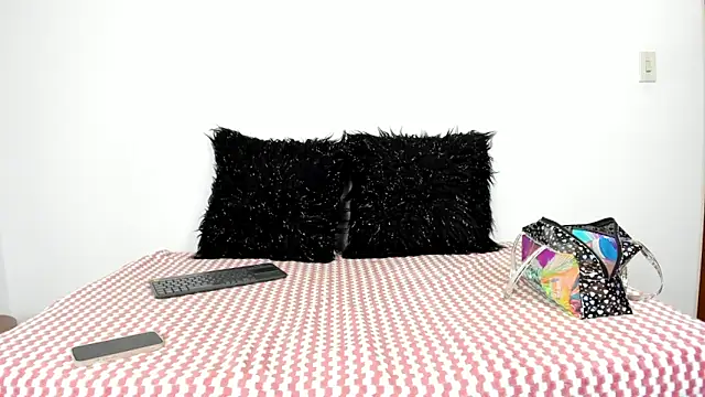 Vanessa Martinz online show from October 31, 2025, 12:17 pm