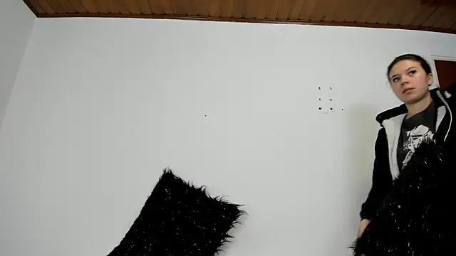 Vanessa Martinz online show from November 7, 2025, 11:54 am