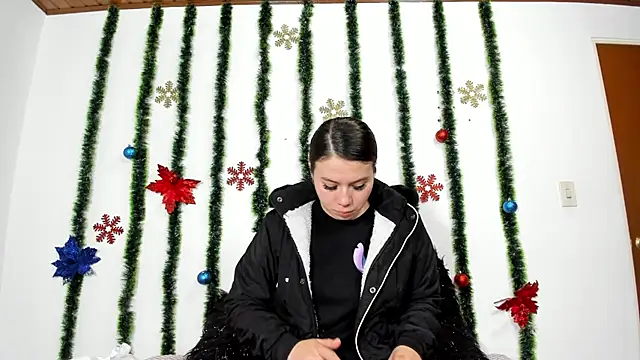 Vanessa Martinz online show from November 17, 2025, 12:11 pm