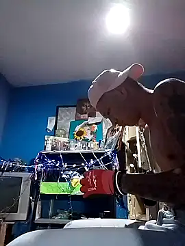 Ojitosbrrr online show from November 18, 2025, 9:03 am