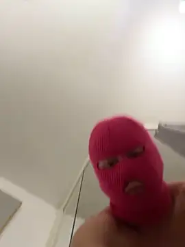 Snapshot of grossebite12335 chatting on December 18, 2025, 10:43 am grossebite12335 online show from December 18, 2025, 10:43 am