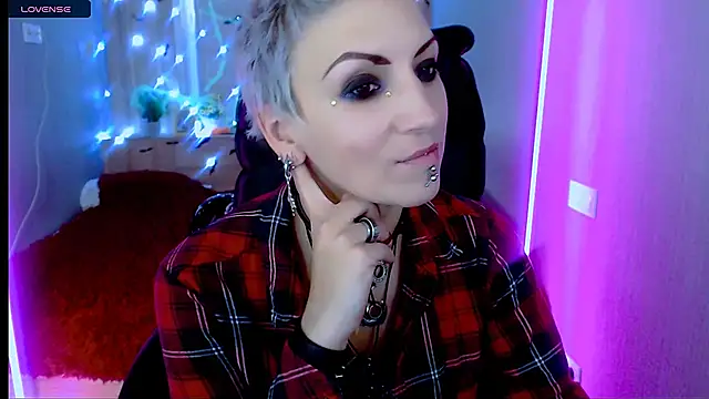 Snapshot of Sweet-n-Strong chatting on October 30, 2025, 12:39 pm Sweet-n-Strong online show from October 30, 2025, 12:39 pm