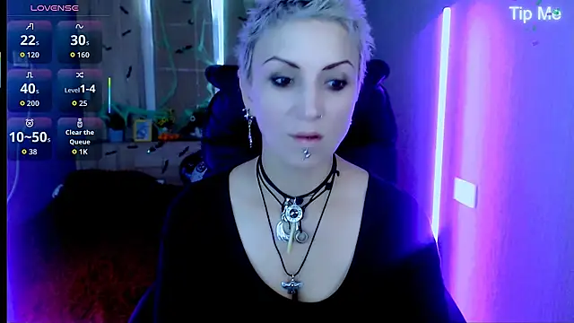 Snapshot of Sweet-n-Strong chatting on November 1, 2025, 8:05 am Sweet-n-Strong online show from November 1, 2025, 8:05 am