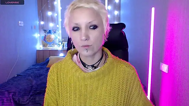 Snapshot of Sweet-n-Strong chatting on December 14, 2025, 8:30 am Sweet-n-Strong online show from December 14, 2025, 8:30 am