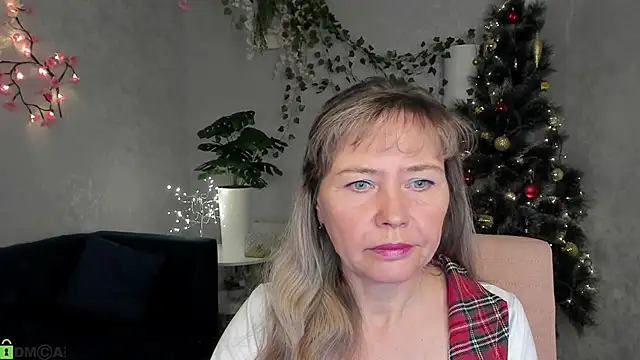 Carla Vogue online show from December 5, 2025, 10:57 am