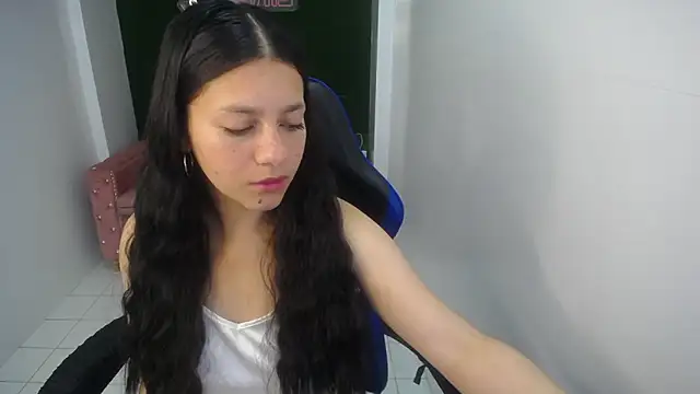 Snapshot of velvetvixen_t chatting on October 27, 2025, 12:31 pm velvetvixen t online show from October 27, 2025, 12:31 pm