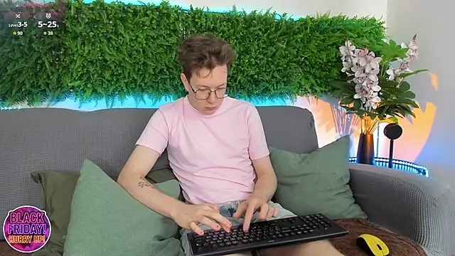 Teddy Parker online show from November 30, 2025, 8:07 am