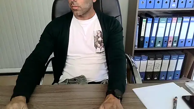 Snapshot of Evasionee chatting on October 24, 2025, 1:18 pm Evasionee online show from October 24, 2025, 1:18 pm