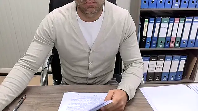 Snapshot of Evasionee chatting on October 27, 2025, 7:23 am Evasionee online show from October 27, 2025, 7:23 am