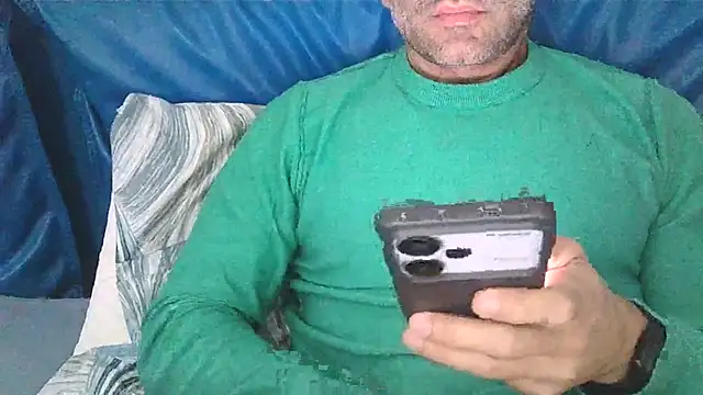 Snapshot of Evasionee chatting on October 27, 2025, 8:57 pm Evasionee online show from October 27, 2025, 8:57 pm