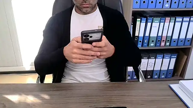 Snapshot of Evasionee chatting on October 29, 2025, 7:21 am Evasionee online show from October 29, 2025, 7:21 am